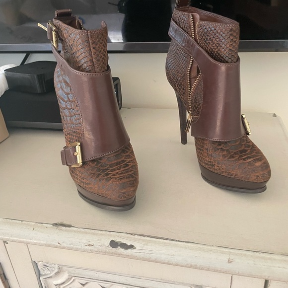 Used only a handful of times - Picture 3 of 5